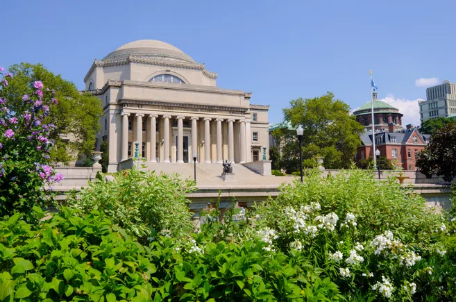Columbia rétablit les exigences SAT et ACT pour 2027-28