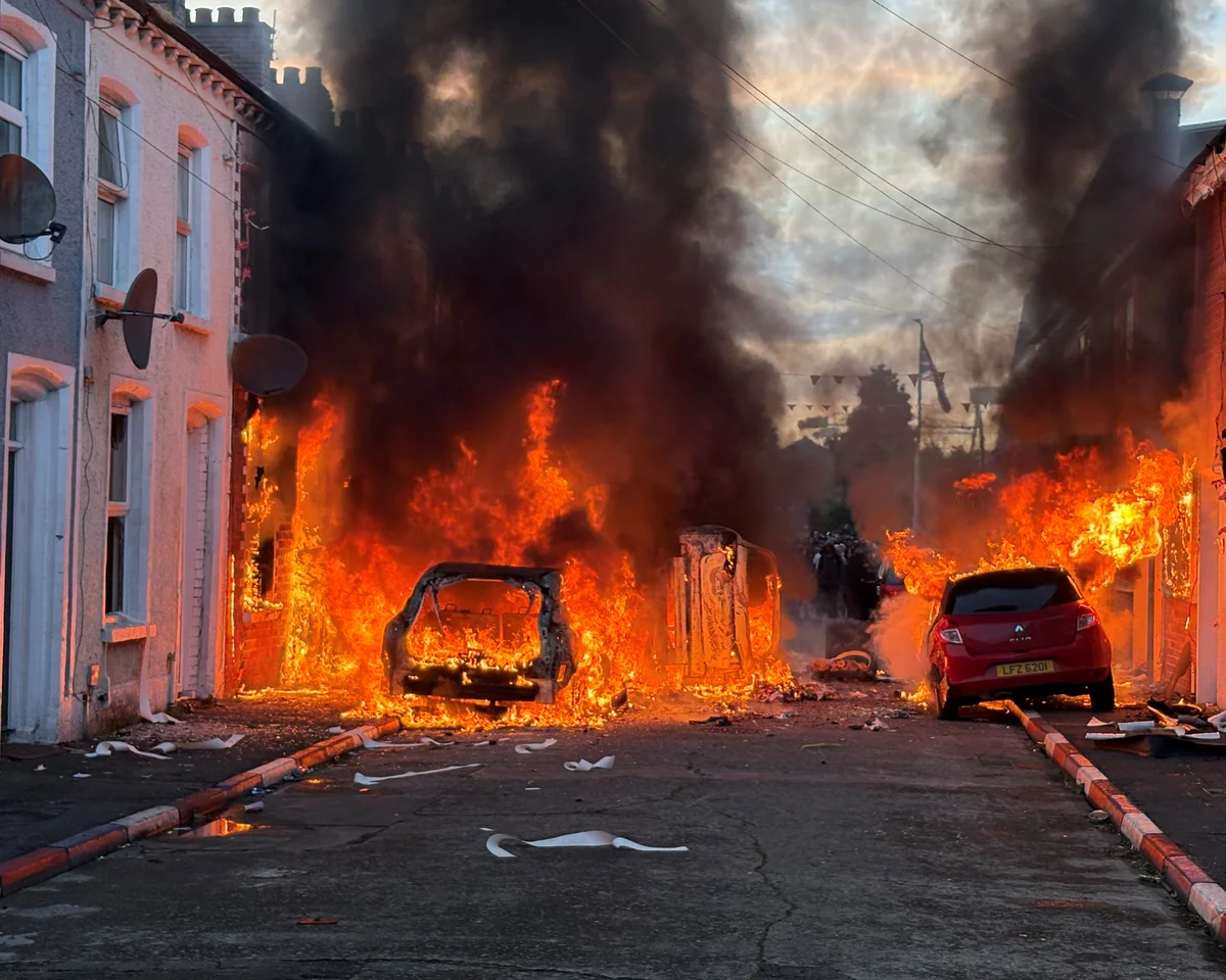 Émeutes et pogroms racistes en Grande-Bretagne et en Irlande du Nord : pour une réponse antiraciste menée par les syndicats !