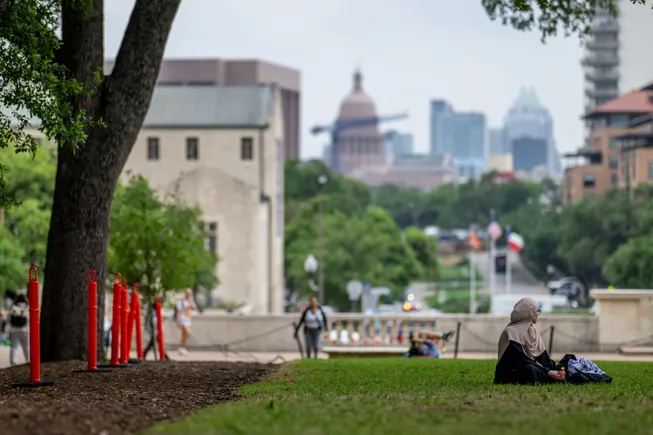 Les collèges publics du Texas peuvent prendre en compte le CLT lors des admissions, selon un responsable de l'État