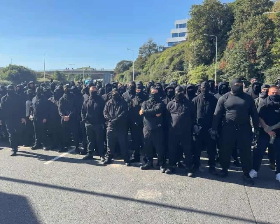 Grande-Bretagne : les réformes sont en crise, mais la menace de l'extrême droite grandit