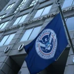 Le plafond des visas de 4 ans pour les étudiants internationaux suspendu par un juge fédéral