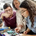 Les lycéens disent que les conseillers scolaires mettent l’accent sur les parcours universitaires et non sur le CTE