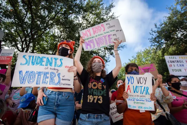 De plus en plus d'étudiants excluent les universités pour des raisons politiques, selon un sondage