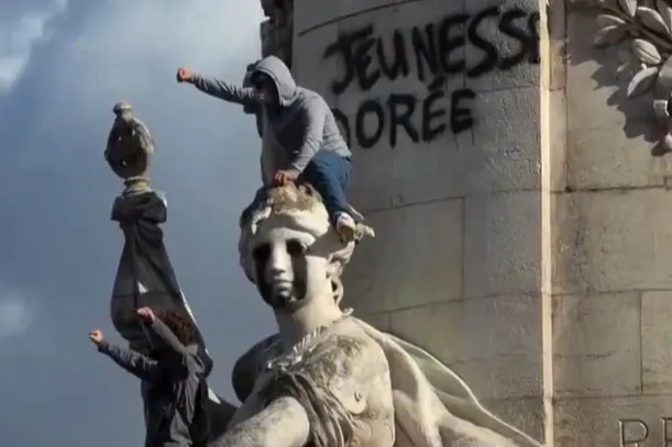 France : les mobilisations du 17 octobre mettent la révolution à l'ordre du jour