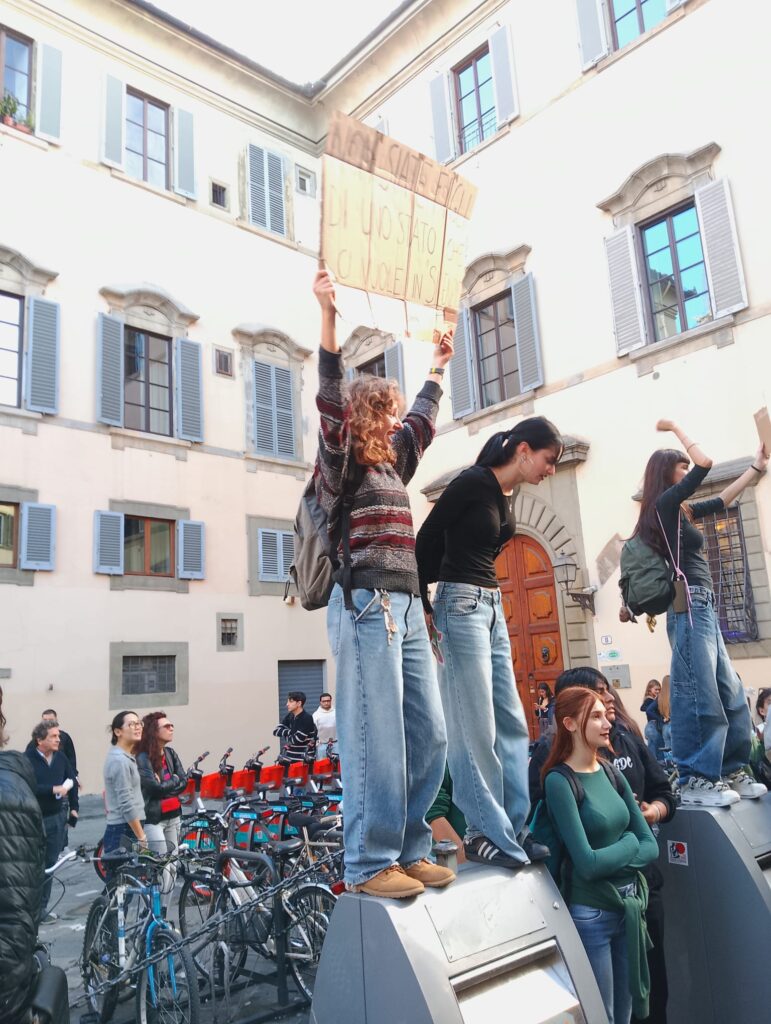 Le mouvement de masse de la jeunesse s'étend à l'Italie : à bas le gouvernement de Meloni !
