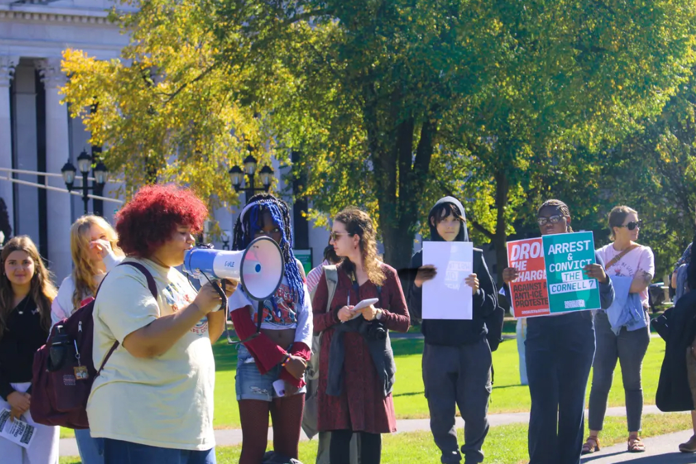 Les étudiants et les travailleurs de New Haven débrayent : justice pour Jane Doe et tous les survivants